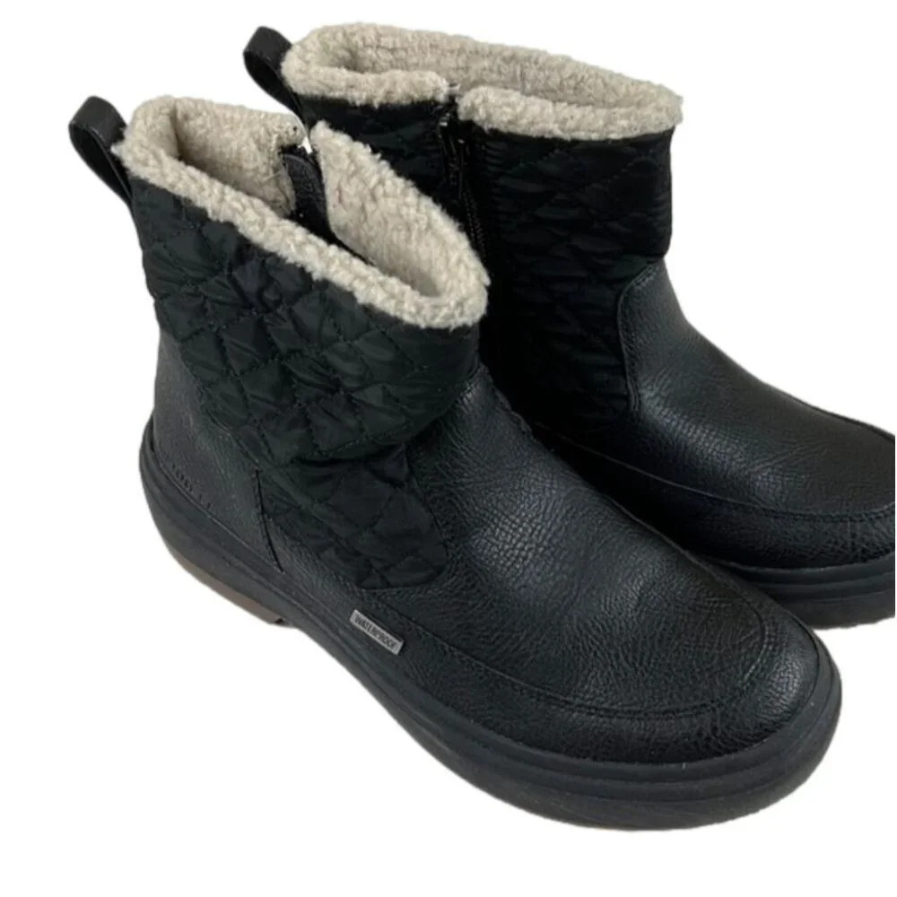 MERRELL Quilted Bluff Waterproof  Booties